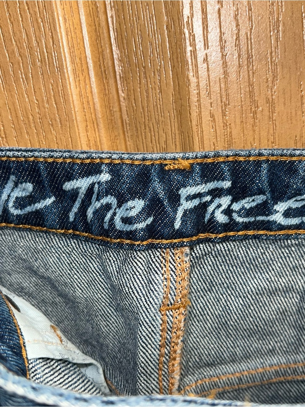 Free People - We The Free Bailey Frayed Hem Denim Mini Skirt - Blue size 28 NWT - Picture 8 of 8